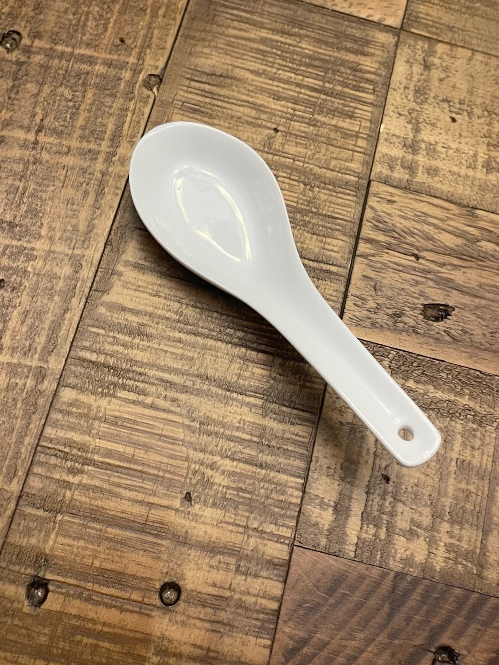 Pier 1 Imports white porcelain Asian-style soup spoon set of 7